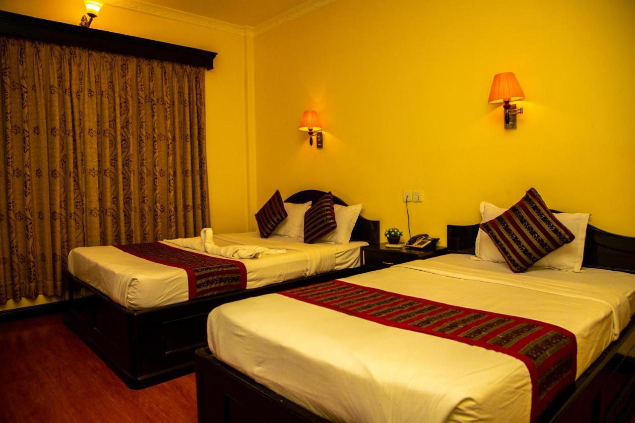 Hotel Bougainvillea Покхара Экстерьер фото