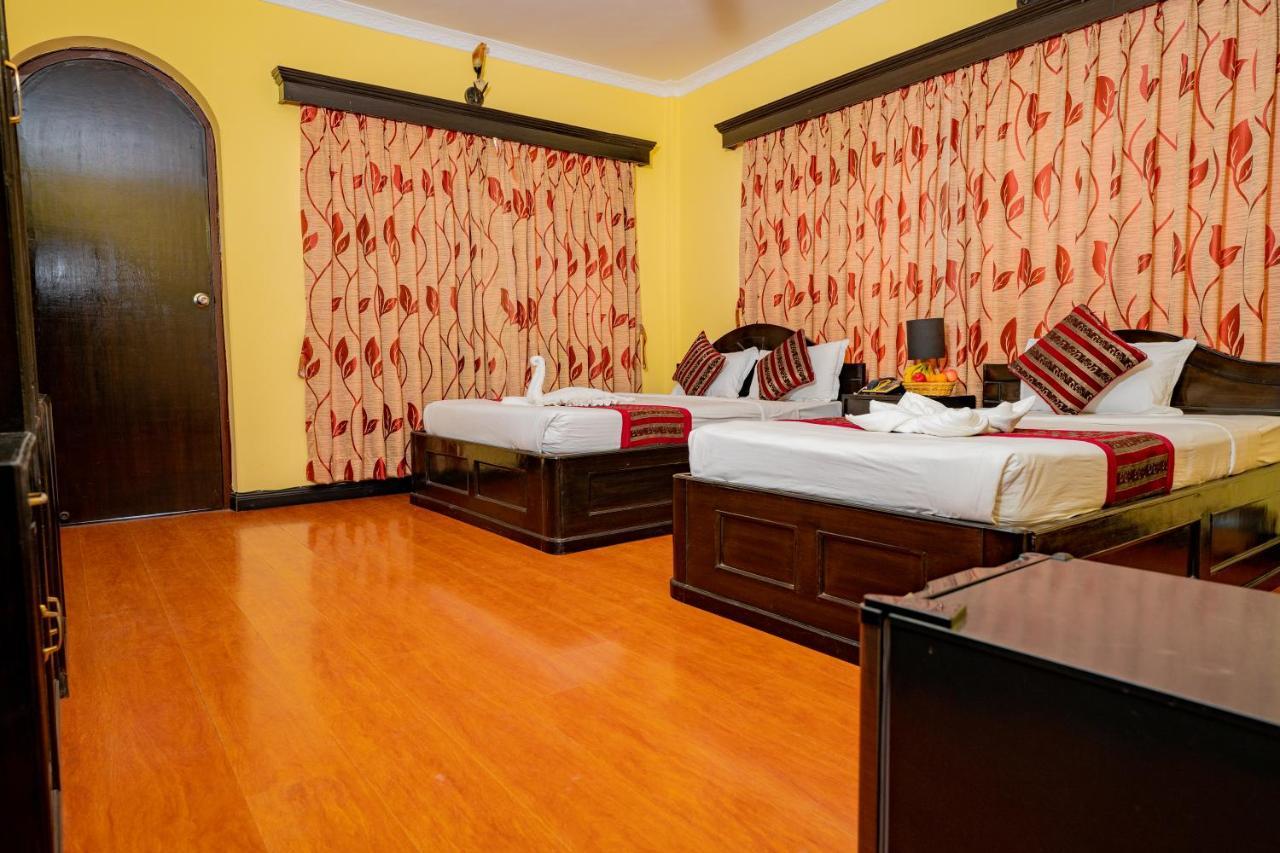 Hotel Bougainvillea Покхара Экстерьер фото