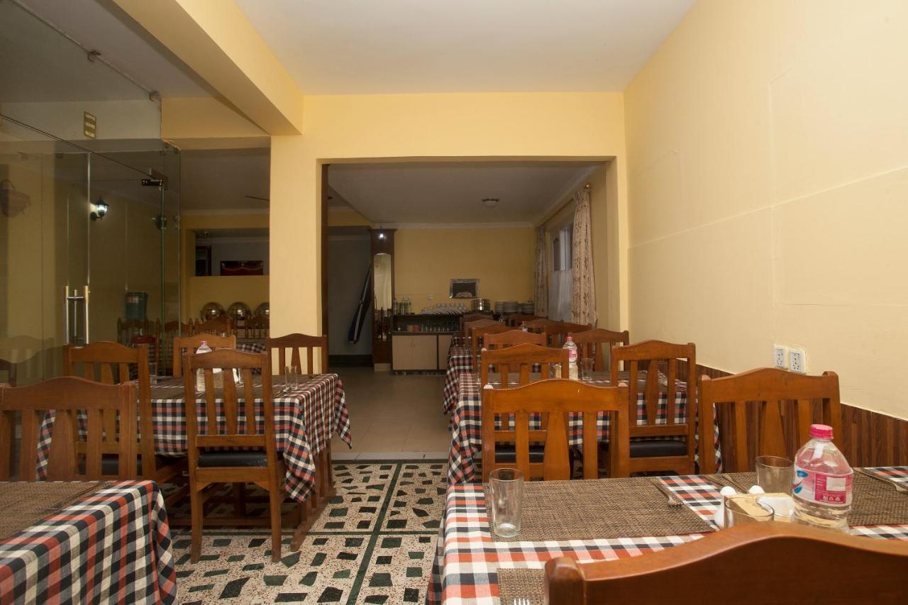 Hotel Bougainvillea Покхара Экстерьер фото