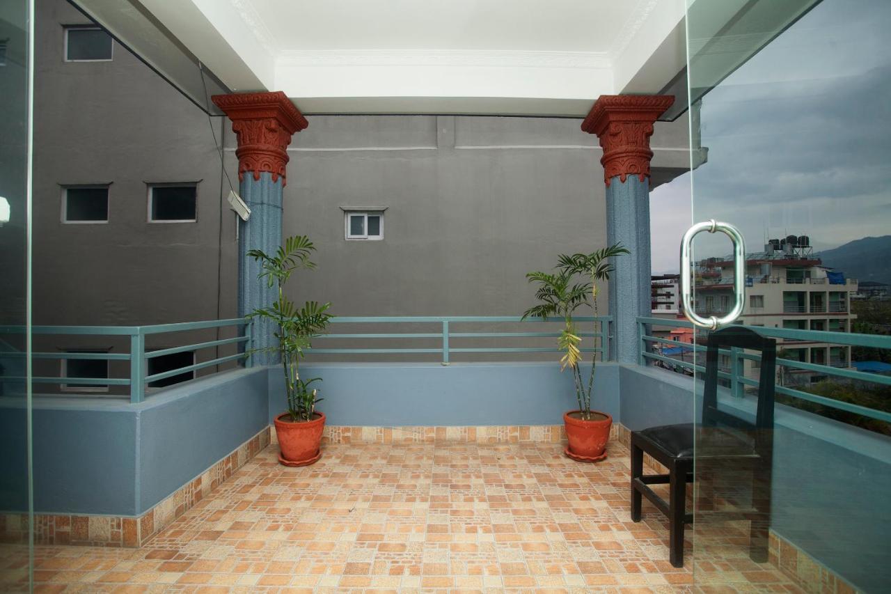 Hotel Bougainvillea Покхара Экстерьер фото